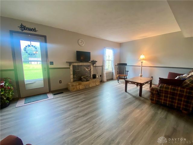 635 Kitrina Avenue B, Tipp City, OH 45371