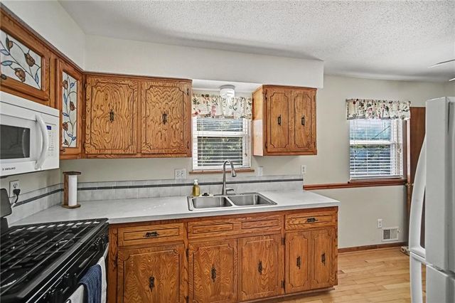 6611 N Agnes Avenue, Gladstone, MO 64119
