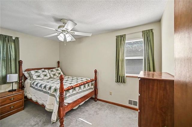 6611 N Agnes Avenue, Gladstone, MO 64119