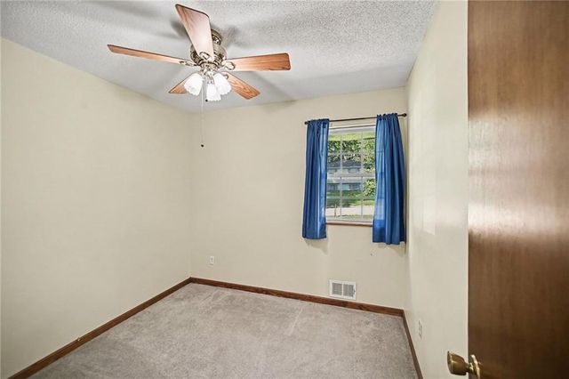 6611 N Agnes Avenue, Gladstone, MO 64119