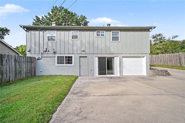 6611 N Agnes Avenue, Gladstone, MO 64119