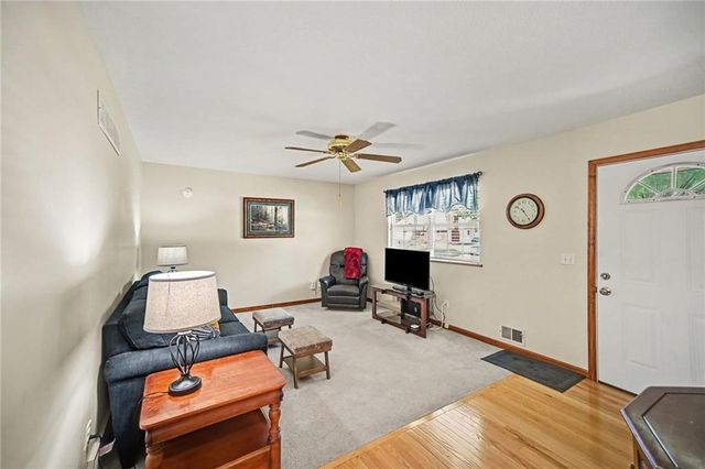 6611 N Agnes Avenue, Gladstone, MO 64119