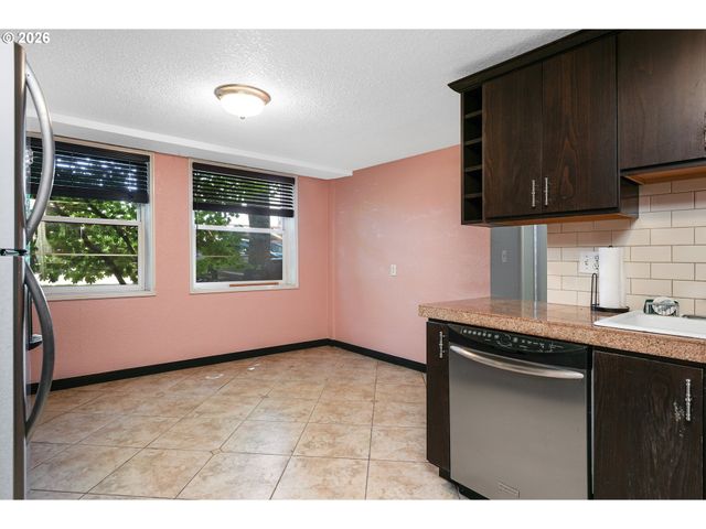 2025 Se CARUTHERS St 24, Portland, OR 97214