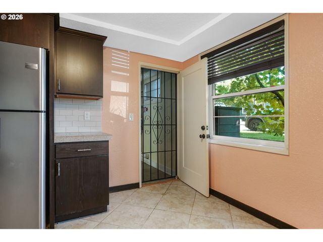 2025 Se CARUTHERS St 24, Portland, OR 97214