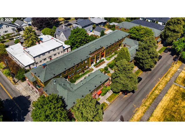 2025 Se CARUTHERS St 24, Portland, OR 97214