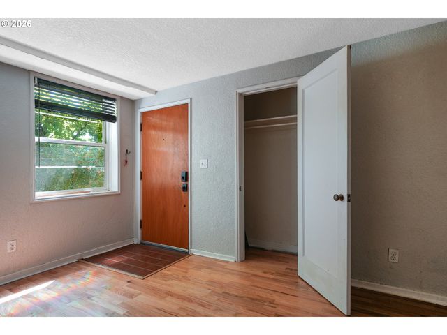 2025 Se CARUTHERS St 24, Portland, OR 97214