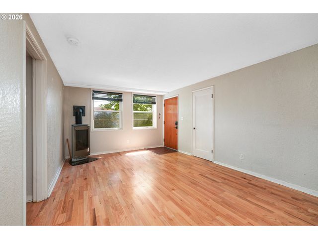 2025 Se CARUTHERS St 24, Portland, OR 97214