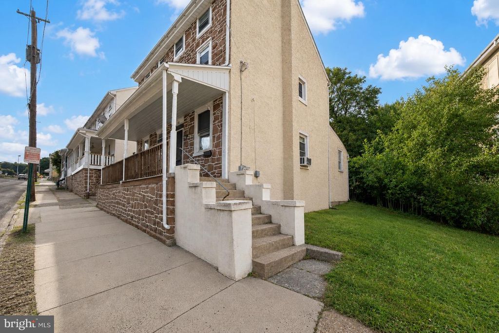 129 HALL ST, SPRING CITY, PA 19475 — photo 3