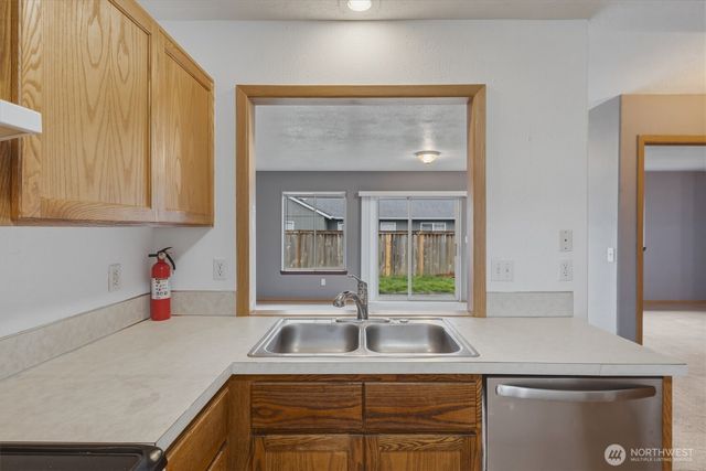 118 Balboa Loop, Kelso, WA 98626