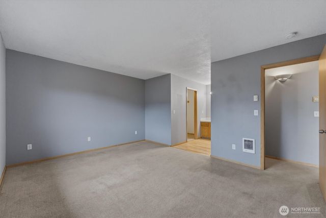118 Balboa Loop, Kelso, WA 98626