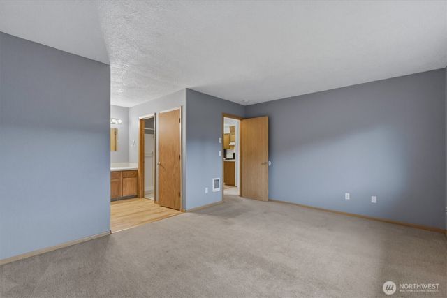 118 Balboa Loop, Kelso, WA 98626