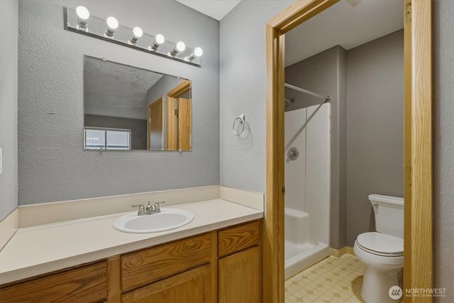118 Balboa Loop, Kelso, WA 98626