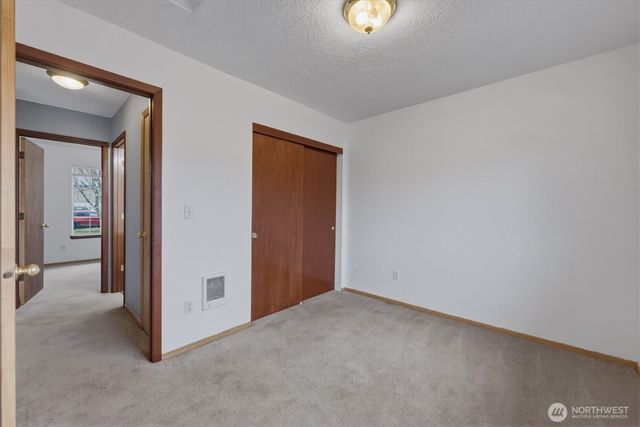 118 Balboa Loop, Kelso, WA 98626