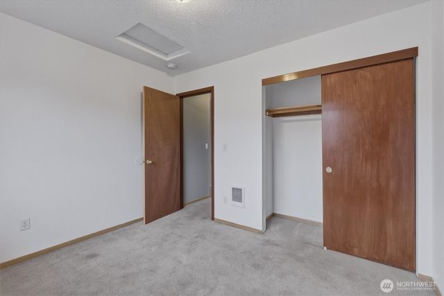 118 Balboa Loop, Kelso, WA 98626