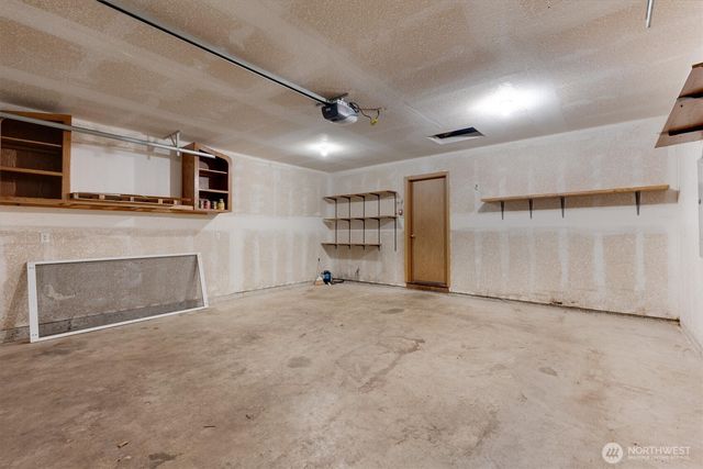 118 Balboa Loop, Kelso, WA 98626