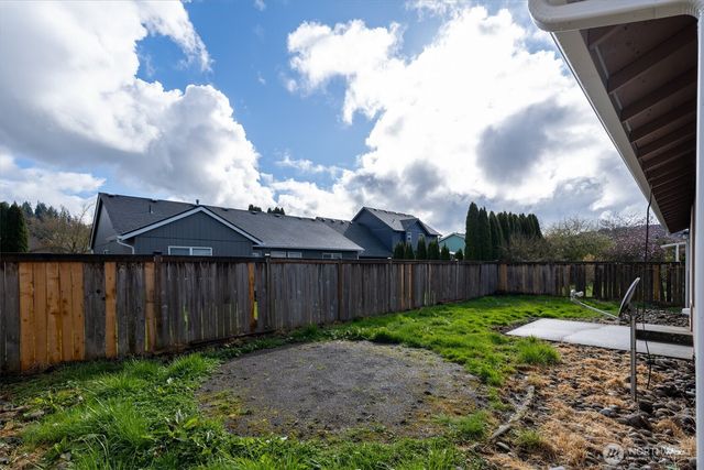 118 Balboa Loop, Kelso, WA 98626