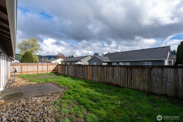 118 Balboa Loop, Kelso, WA 98626