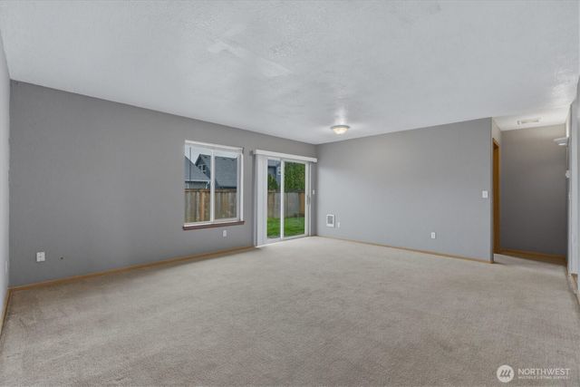 118 Balboa Loop, Kelso, WA 98626