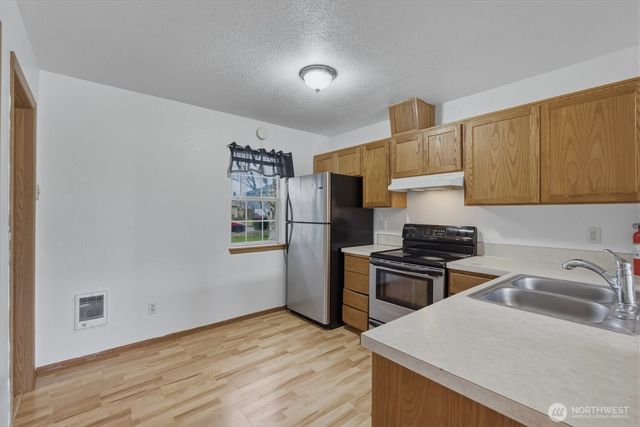 118 Balboa Loop, Kelso, WA 98626