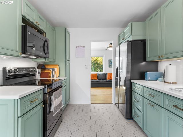 4526 Se 37TH Ave, Portland, OR 97202