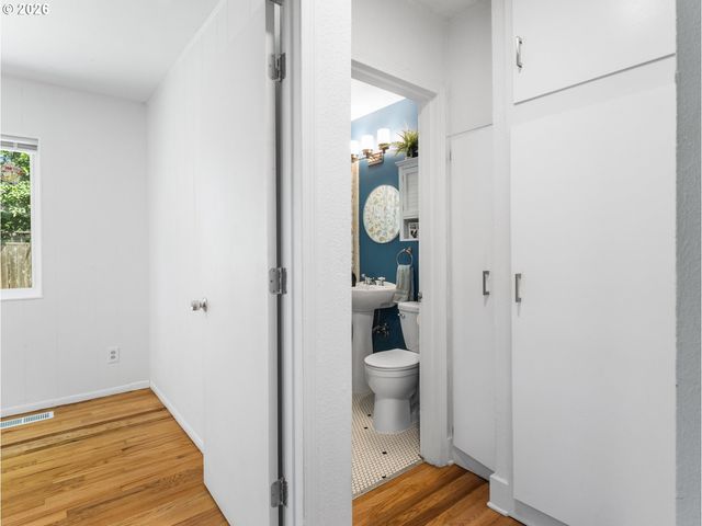 4526 Se 37TH Ave, Portland, OR 97202
