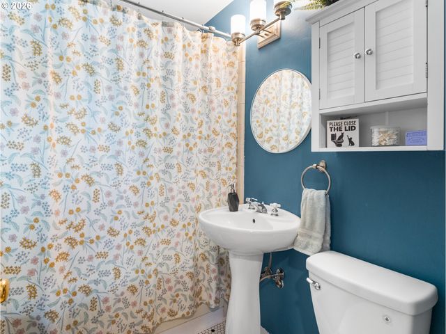 4526 Se 37TH Ave, Portland, OR 97202