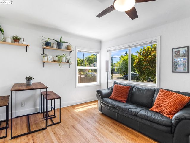 4526 Se 37TH Ave, Portland, OR 97202