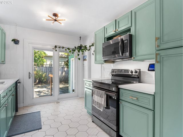 4526 Se 37TH Ave, Portland, OR 97202