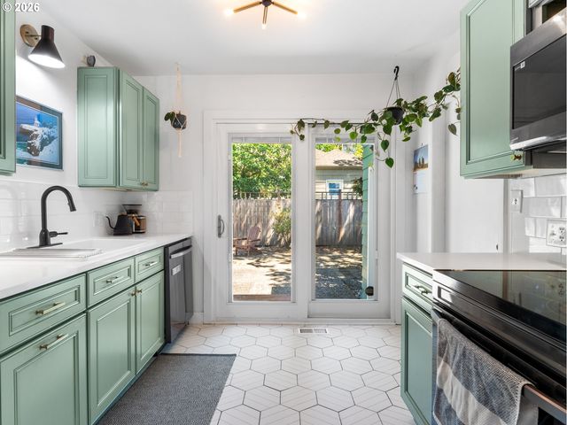 4526 Se 37TH Ave, Portland, OR 97202