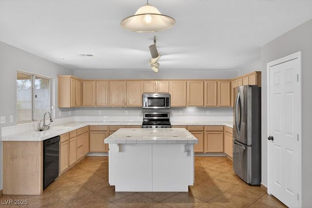 2209 Royal Caribbean Avenue, North Las Vegas, NV 89031