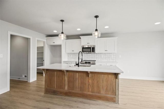 311 NE 51st Road, Warrensburg, MO 64093