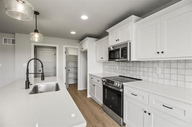 311 NE 51st Road, Warrensburg, MO 64093