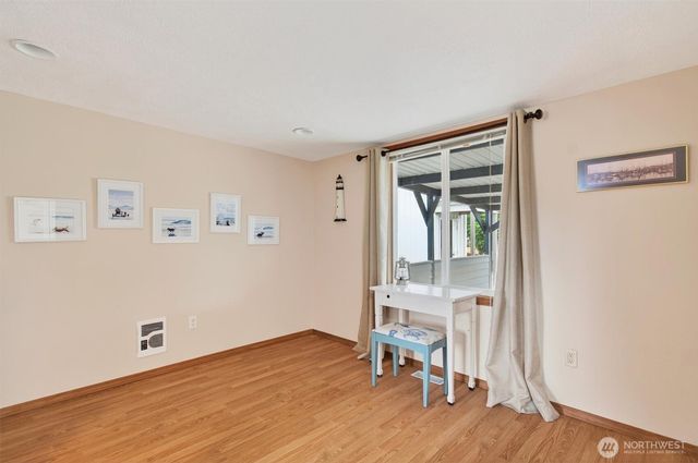 82 E Sunny Sands Road, Cathlamet, WA 98612