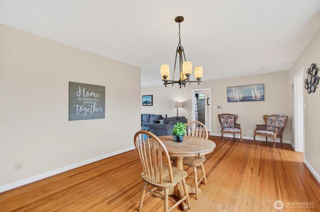 82 E Sunny Sands Road, Cathlamet, WA 98612