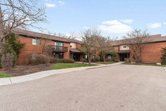33561 N Royal Oak Lane 209, Grayslake, IL 60030