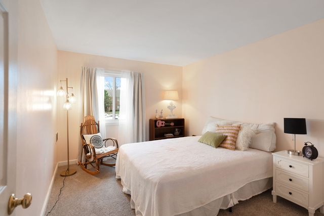 33561 N Royal Oak Lane 209, Grayslake, IL 60030