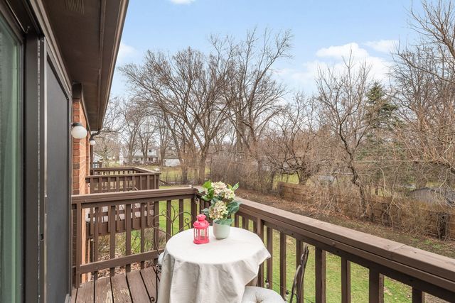 33561 N Royal Oak Lane 209, Grayslake, IL 60030