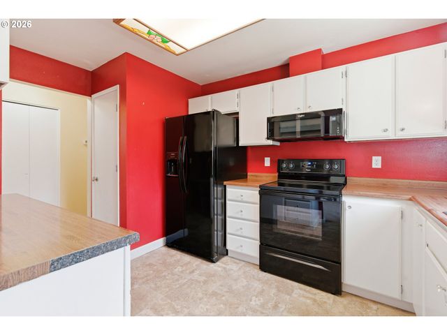 1648 Nw ROLLING HILL Dr, Beaverton, OR 97006