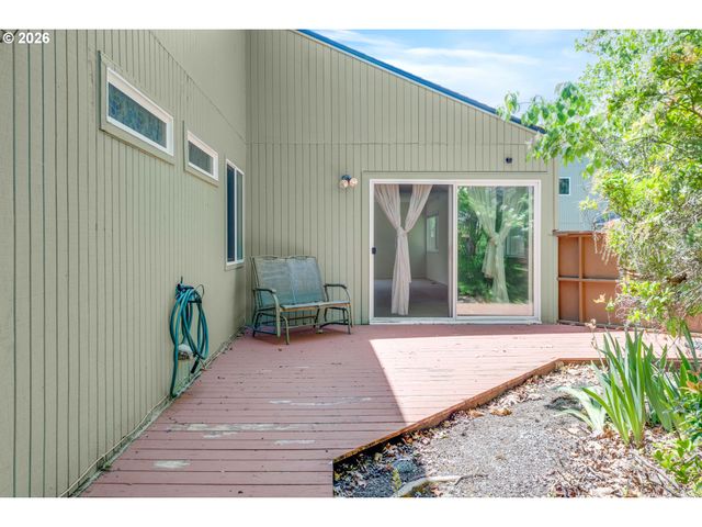 1648 Nw ROLLING HILL Dr, Beaverton, OR 97006