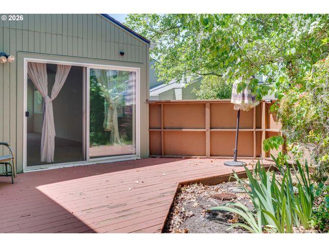 1648 Nw ROLLING HILL Dr, Beaverton, OR 97006
