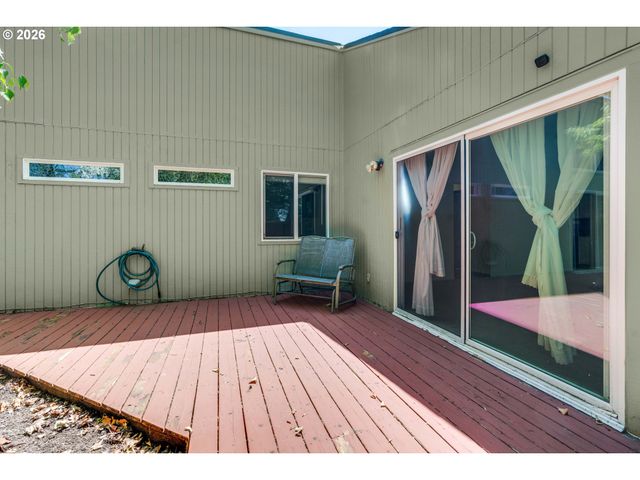 1648 Nw ROLLING HILL Dr, Beaverton, OR 97006