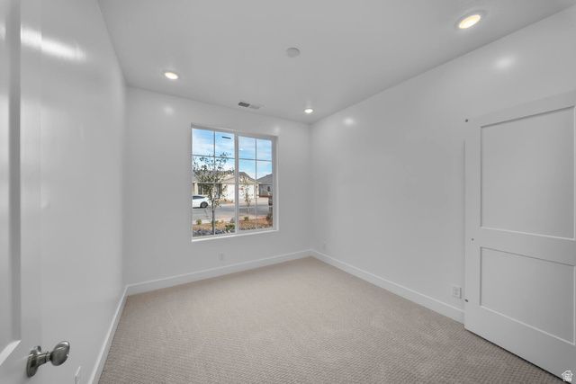 5334 S SHOREBREAK DR, Washington, UT 84780