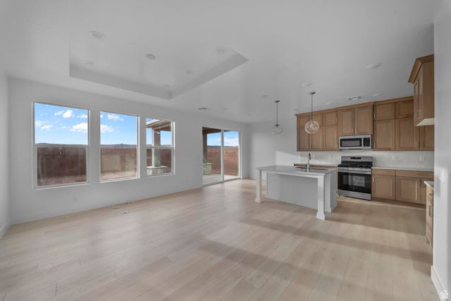 5334 S SHOREBREAK DR, Washington, UT 84780