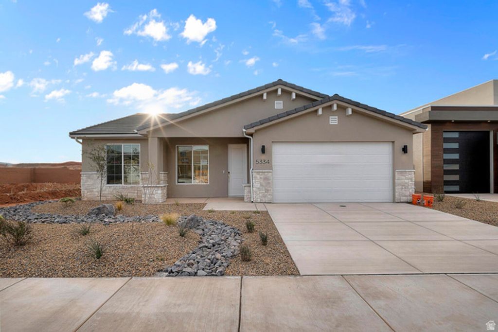 5334 S SHOREBREAK DR, Washington, UT 84780