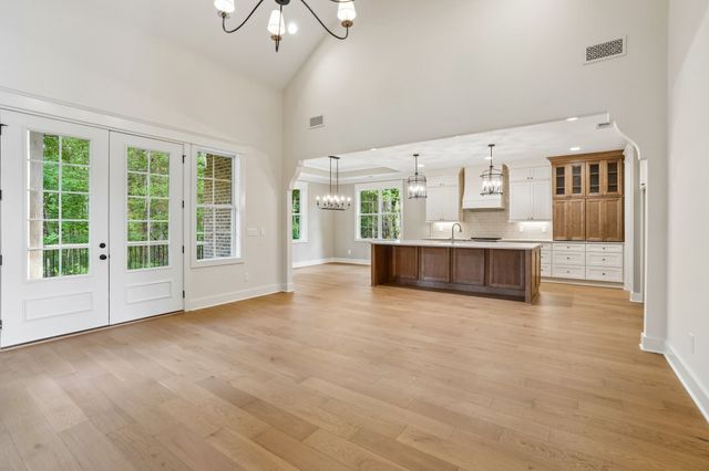 5000 Caleb Dr, Lebanon, TN 37087