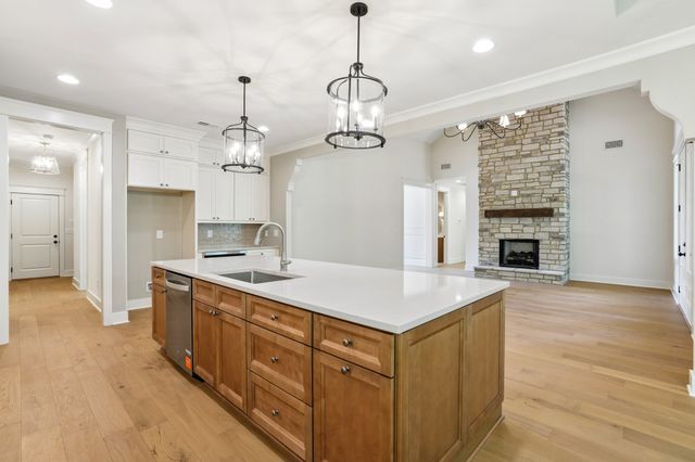 5000 Caleb Dr, Lebanon, TN 37087