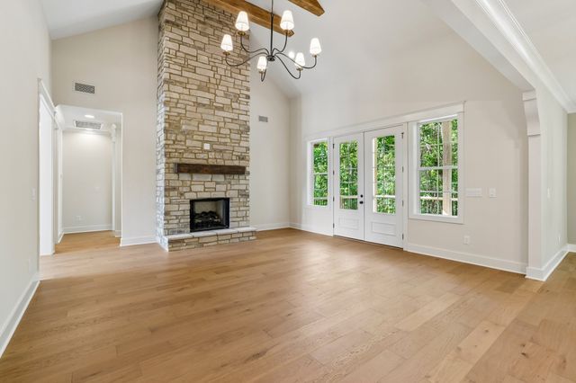 5000 Caleb Dr, Lebanon, TN 37087