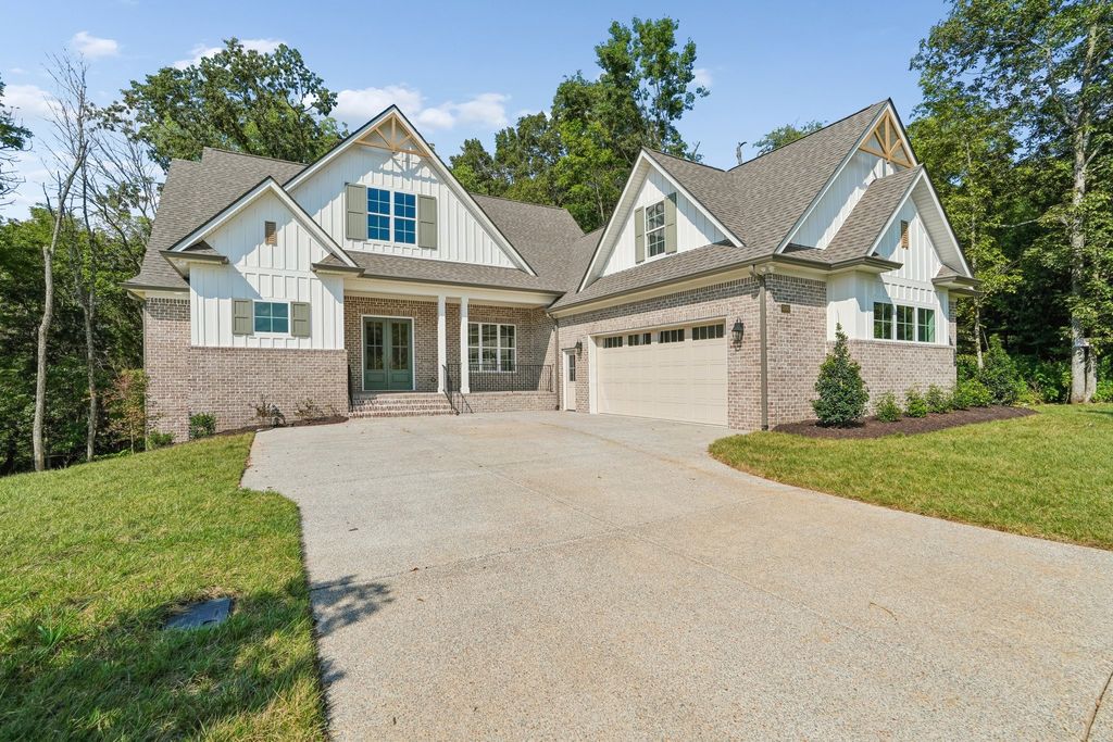 5000 Caleb Dr, Lebanon, TN 37087
