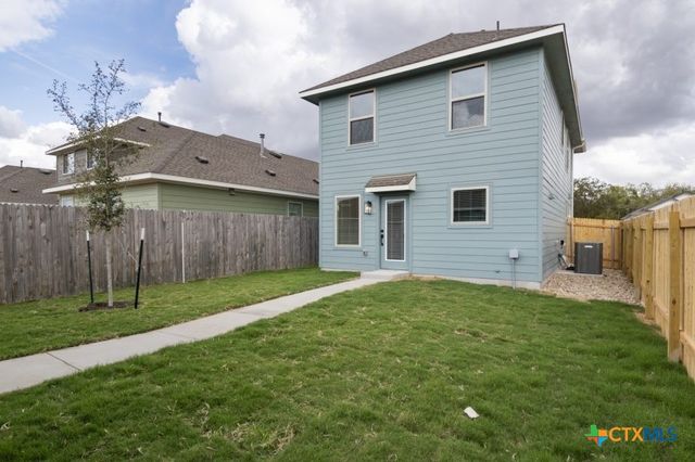 2752 Brand Iron Drive, San Marcos, TX 78666