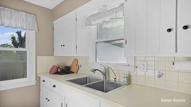 2836 Sharon Avenue SW, Wyoming, MI 49519